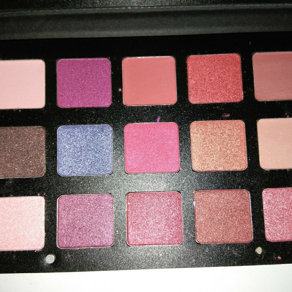 Beautiful 15 Colored Eyeshadow Palette